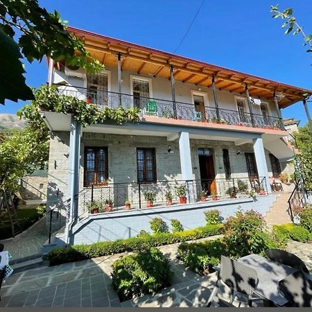 Garden Guest House Permet Luaran gambar