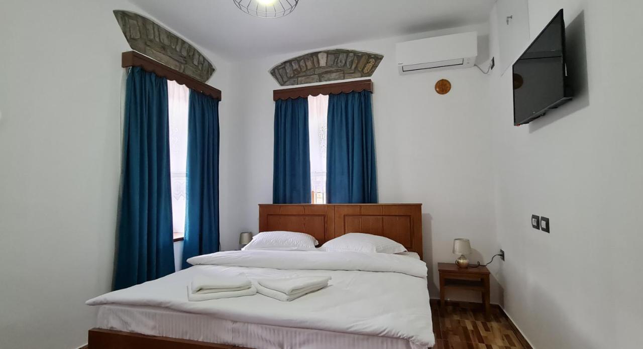 Garden Guest House Permet Luaran gambar