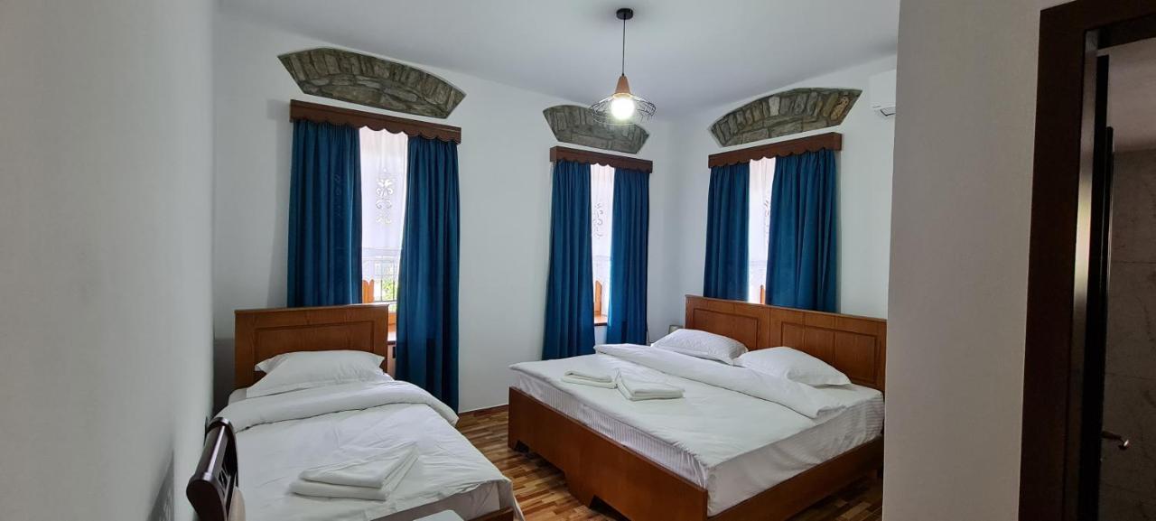 Garden Guest House Permet Luaran gambar