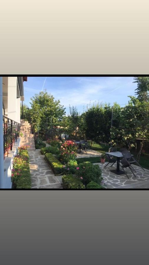 Garden Guest House Permet Luaran gambar