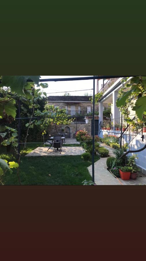 Garden Guest House Permet Luaran gambar