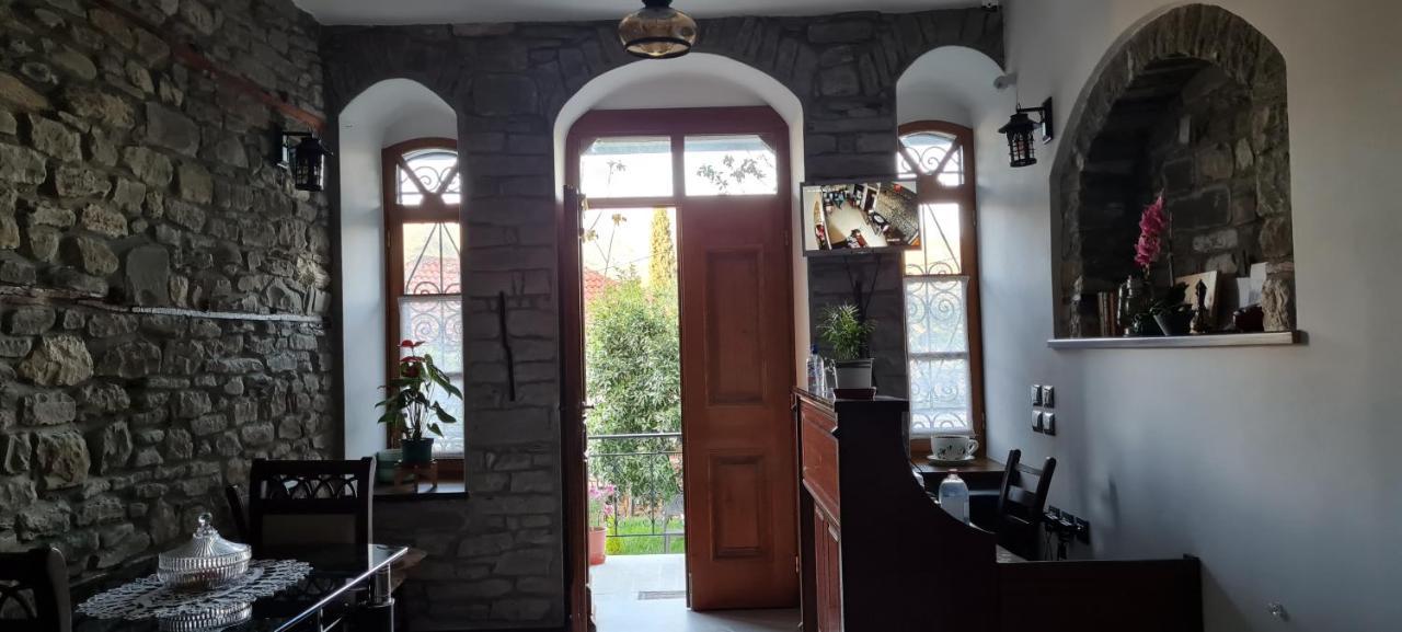Garden Guest House Permet Luaran gambar