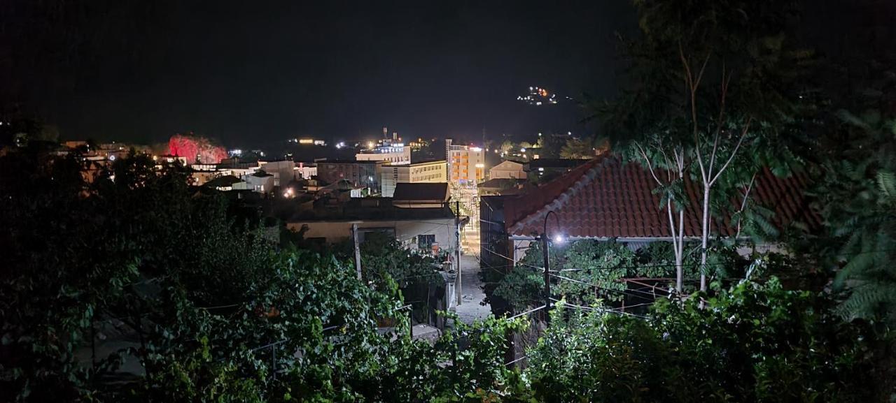Garden Guest House Permet Luaran gambar