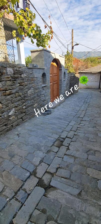 Garden Guest House Permet Luaran gambar