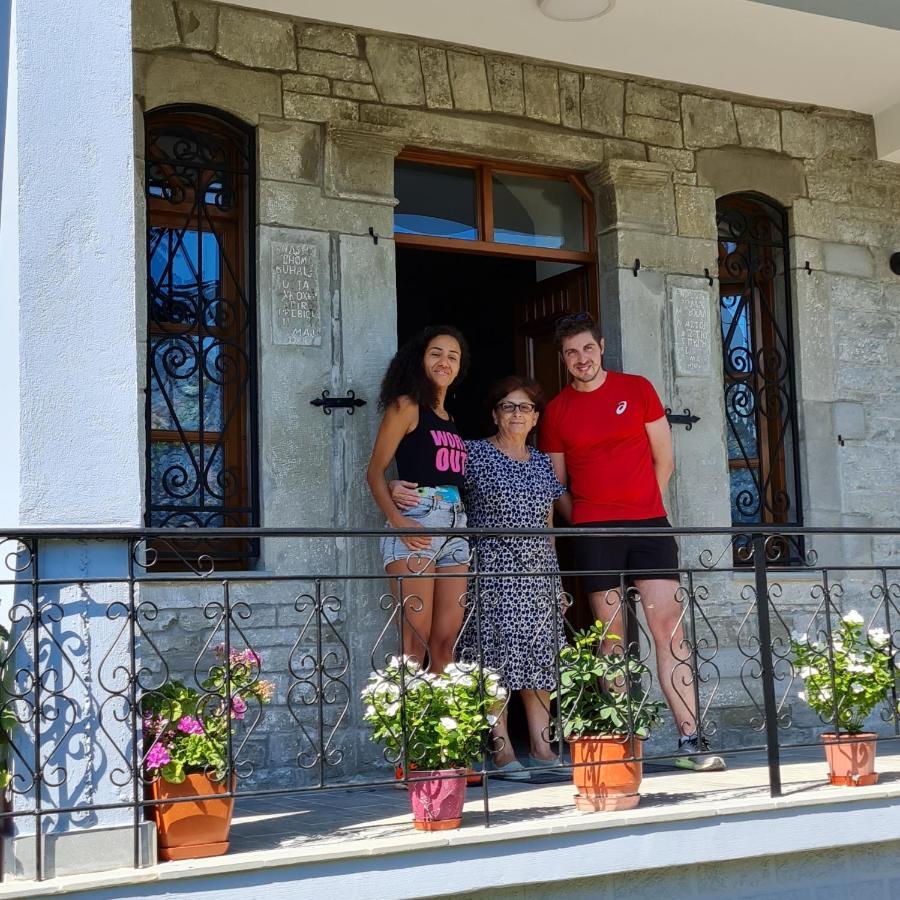 Garden Guest House Permet Luaran gambar